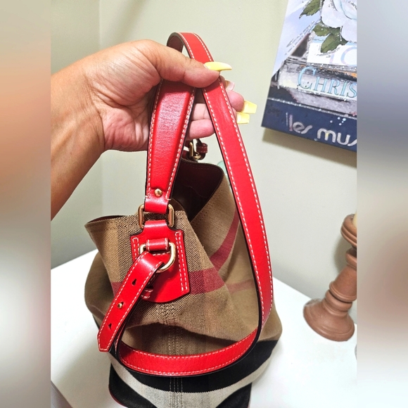 ‼️SOLD‼️BURBERRY ASHBY BUCKET BAG HOUSE CHECK CANVAS W DUSTBAG AND POUCH EUC - Picture 13 of 16